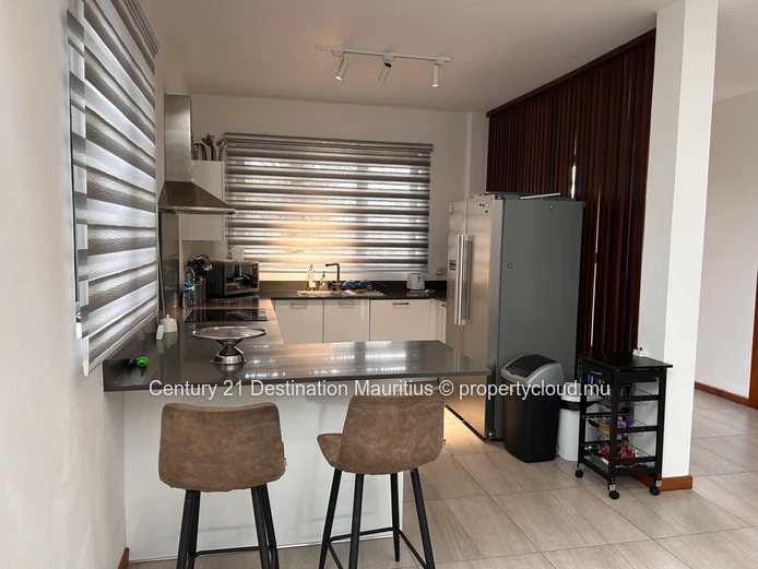 Villa familiale luxueuse en duplex -4 chambres en suite 