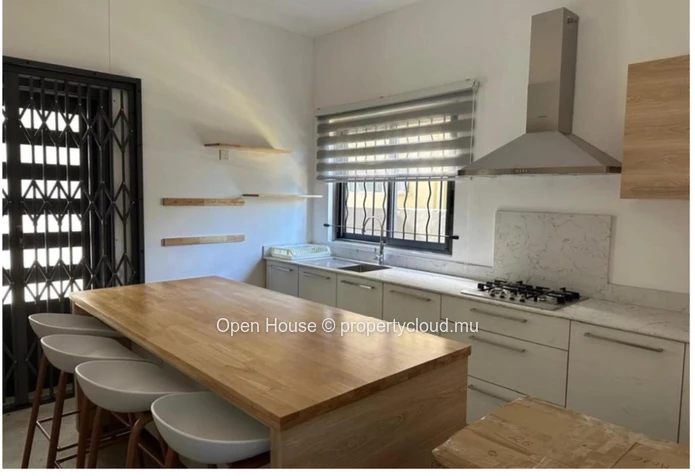 Luxurious Residential Complex in Calodyne with 5 Bedrooms and Stunning Views - Price Reduced!
