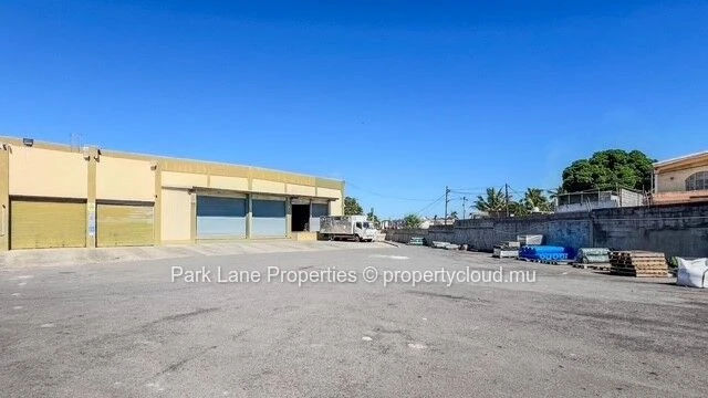 Warehouse for Sale in Roche Bois – Exceptional Investment Opportunity