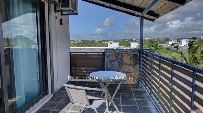 Charming 3-bedroom en-suite townhouse with swimming pool 