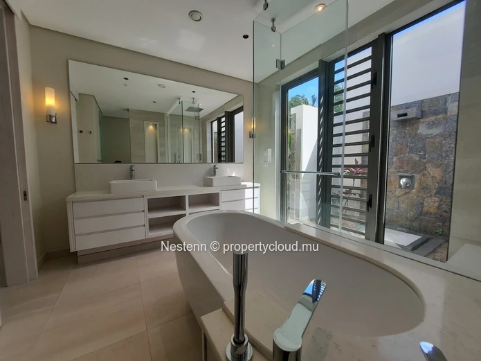 Solaia, Villa Preneuse with Golfview and 4 Bedrooms