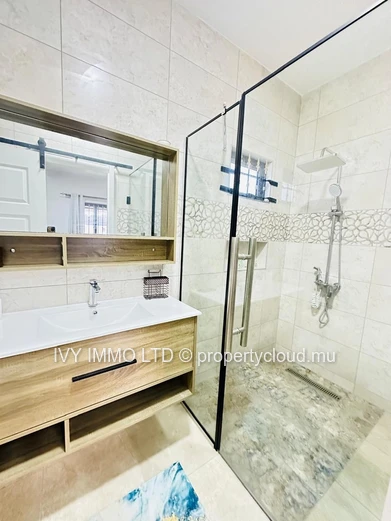 Elegant Single Storey Villa for Rent at Calodyne