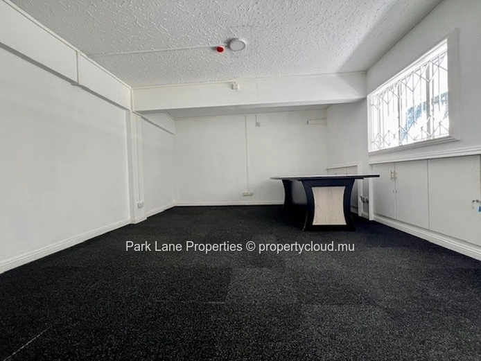 Spacious 231 m² Office on the First Floor in Quatre Bornes