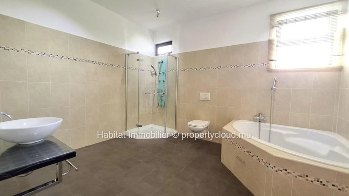 Unfurnished home for large family / rental investment