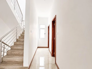 5 Bedroom Villa