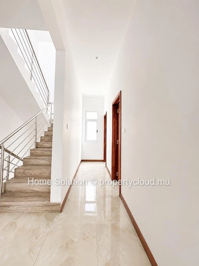 Villa À Vendre – Grand Baie, Chemin Vingt Pieds
