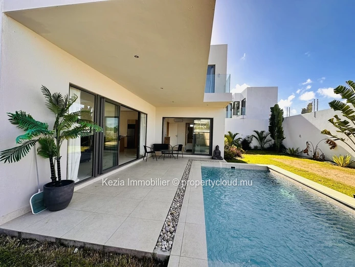 Contemporary Villa With Swimming Pool