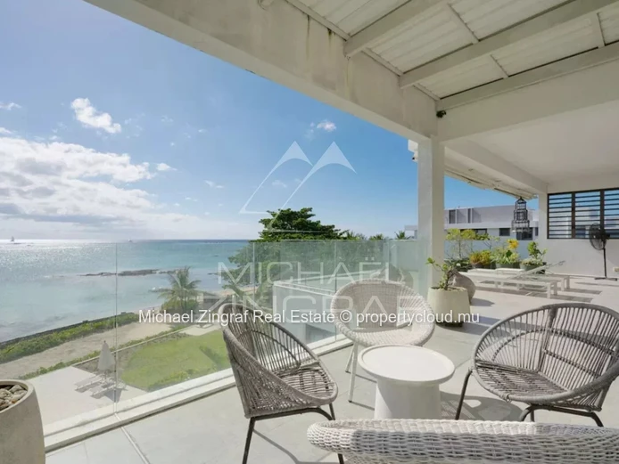Exceptional Seafront Penthouse with Panoramic Ocean Views – Péreybère
