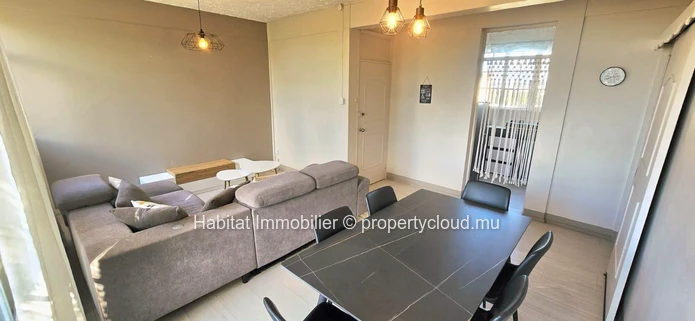 To rent: Apartment of 53 m², located on the 2nd floor (without elevator) in a residence in Curepipe