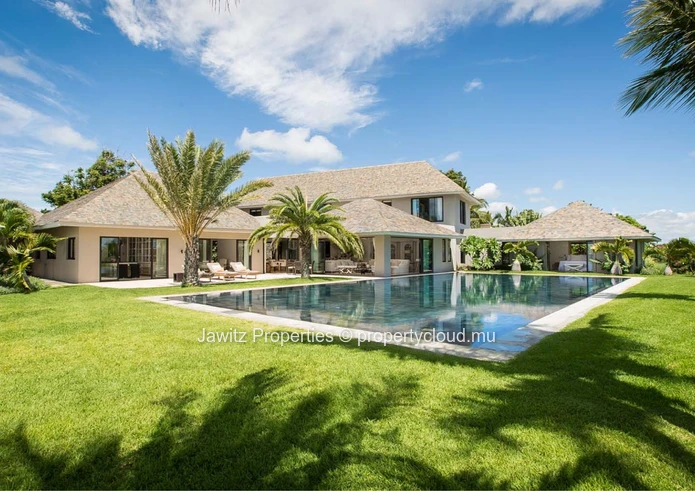 A Grand 800m² Sanctuary of Luxury & Tranquility