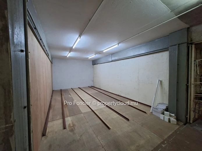 Industrial and Commercial Building for rent in Phoenix - Well situated