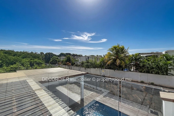 Villa contemporaine et spacieuse à Trou aux Biches