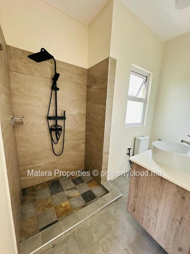 Stunning 4-Bedroom Villa with Private Pool in Péreybère.