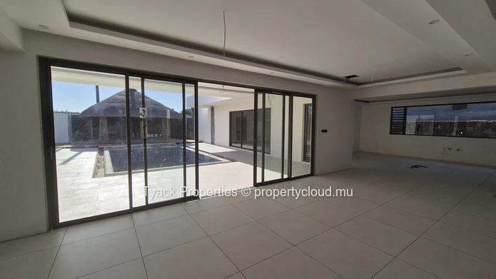 Villa de Luxe 4 Chambres à Vendre Proche de La Croisette avec Piscine Privée