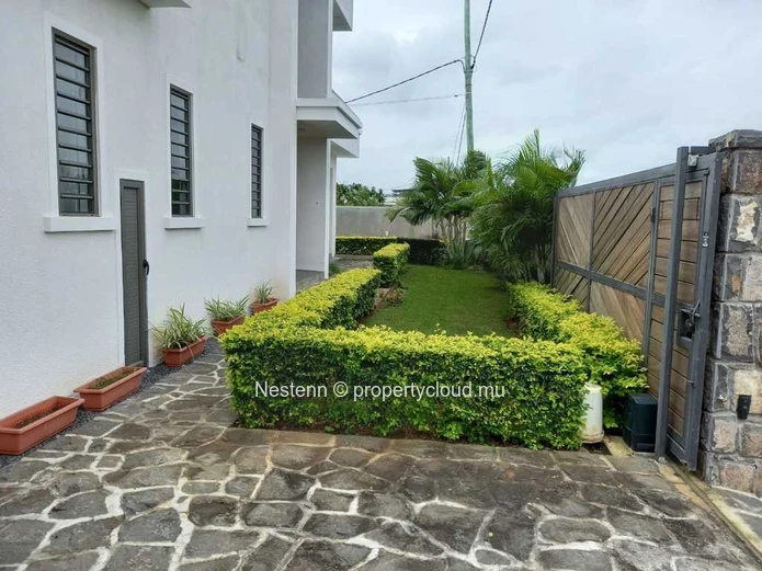 Beautiful 4-bedroom villa with private pool & rooftop 