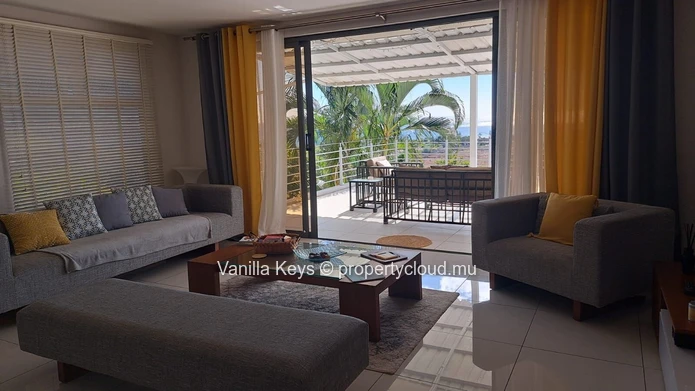 Gorgeous Duplex with views on long term rental in Tamarin