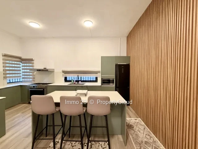 Houses / Villas - 3 bedrooms - Rose Hill