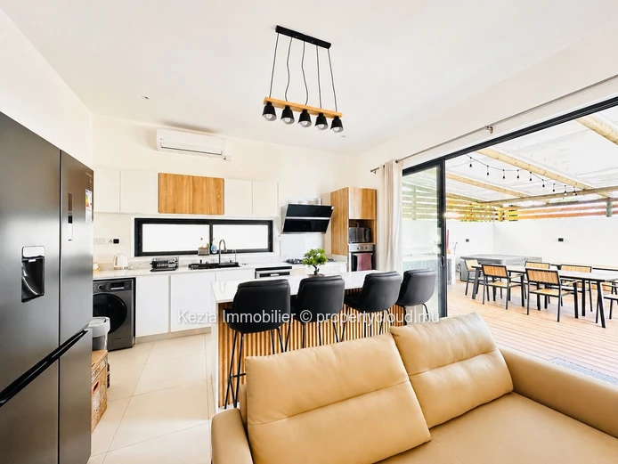 Contemporary Apartment With Jacuzzi (Sole Mandate)