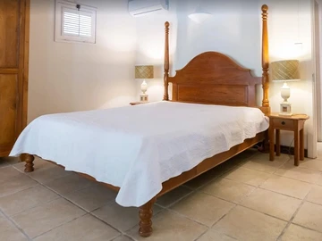 5 Bedroom Villa