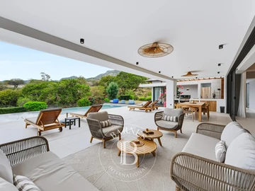 4 Bedroom Villa