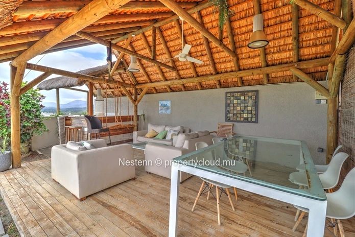 Villa cosy et familiale de 5 chambres avec vue incroyable sur la mer et les montagnes.