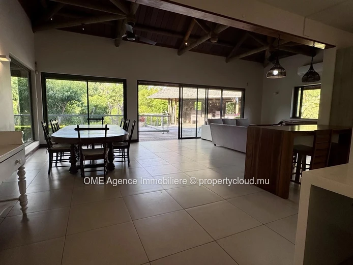 Luxury 4-Bedroom Villa – Grand Gaube