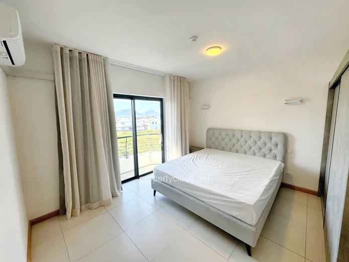 Sodnac for rent recent 3 bedroom apartment and 2 parking spaces located in a secure, quiet luxury residence.