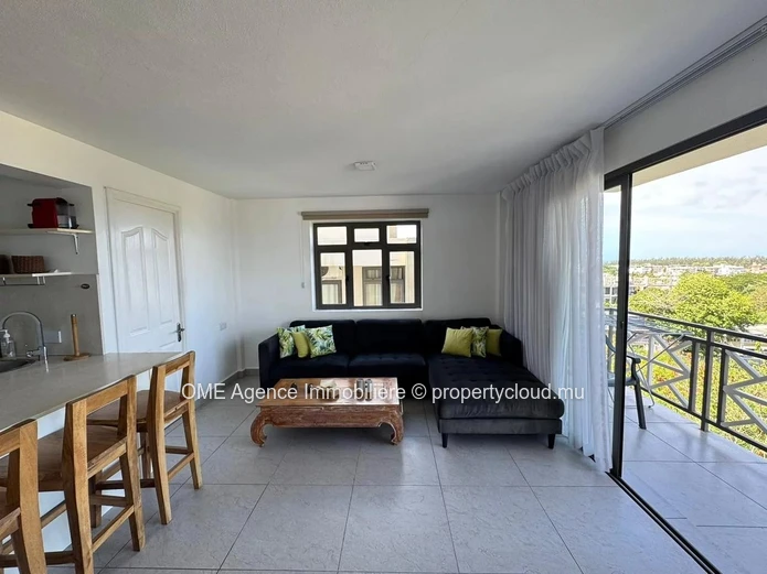 2 bedroom apartment with sea views