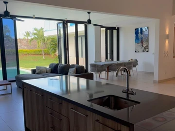 4 Bedroom Villa