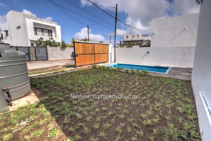 Maison moderne neuve de 3 chambres avec piscine à Fond du Sac, tout près de Grand Baie