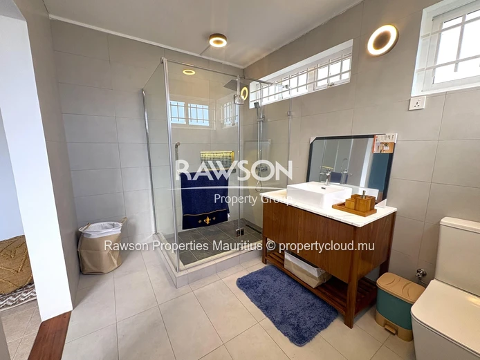 4 Bedroom Duplex | Freshly Renovated | Pointe Aux Canonniers