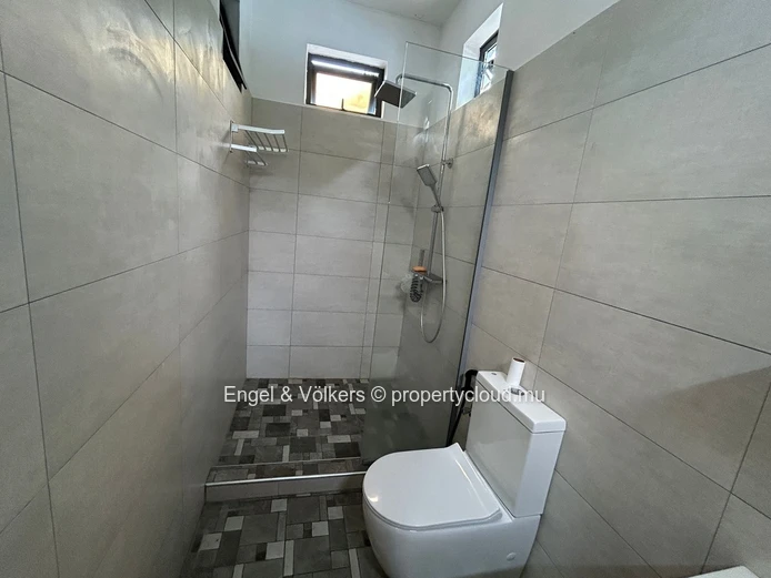Charming 3-Bedroom House for Rent in Pereybere – Private Pool & Ideal Location