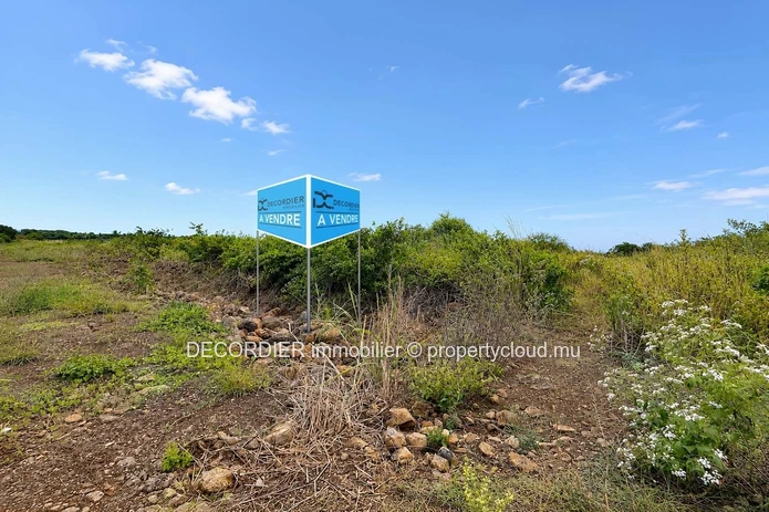 Agricultural land for sale – Amaury.