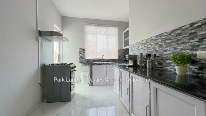 Appartement confortable et joliment rénové de 3 chambres à Trou-aux-Biches