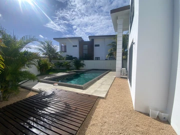 4 Bedroom Villa