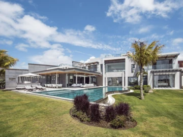 5 Bedroom Villa