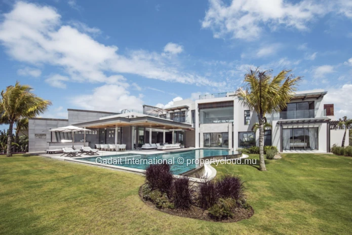 Villa de Prestige avec Vue sur le Golf à Louer à Anahita – 35 000 EUR / mois