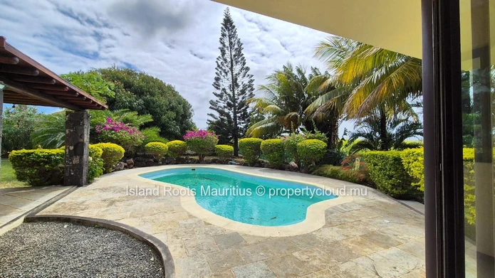 Beautiful 3-Bedroom Villa + Office (Convertible into a Bedroom) in Hillside, Belle Vue