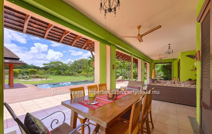 Spacious Tropical Villa On A Huge Land With Mountain Views & Sea Access At Tamarina Golf Resort - Mauritius