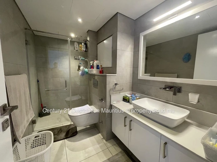 2-Bedroom Apartment in Péreybère 