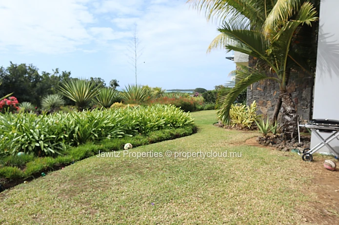 Effortless Island Living: Sea View 3 Bedroom Apartment