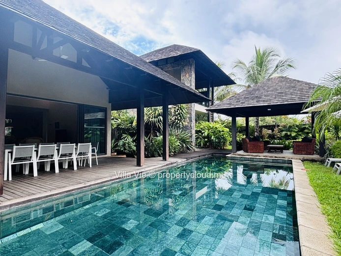 Grand Gaube - 4-bedroom ensuite villa with swimming pool