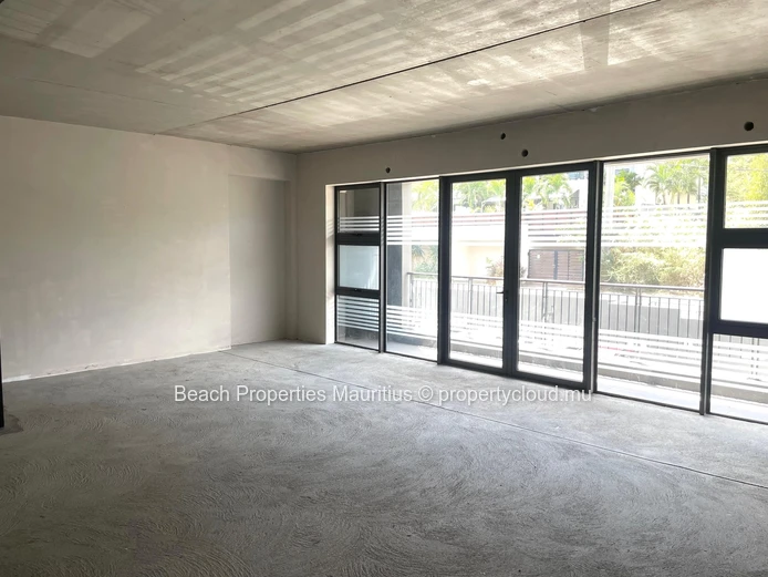 54 m² Core & Shell Office for Rent | Balcony, Mountain View, Tamarin