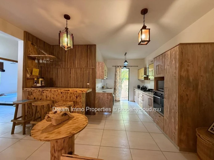 Bel Appartement meublé de 3 chambres avec jardin privatif, Flic en Flac – Ile Maurice