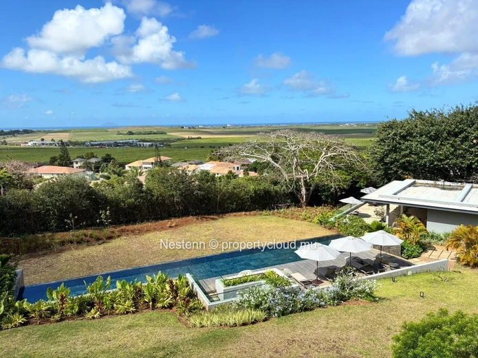 Luxury 4-bedroom en suite apartment with magnificent views of nature, the sea, and the islands of northern Mauritius