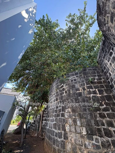 3-bedroom duplex with private pool – La Mivoie, Black River