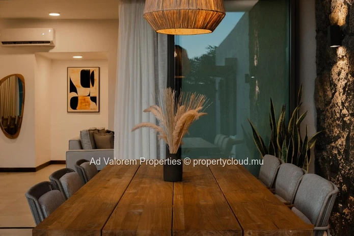 À Vendre – Villa neuve sécurisée, 4 chambres, à deux pas de la ville et de la forêt