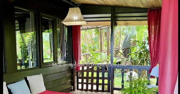 Maison des Îles en bois à Chamarel