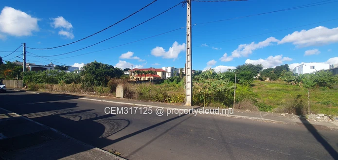 Freehold Residential & Commercial Land for Sale – Solferino No 5, Vacoas 