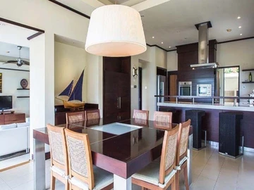 5 Bedroom Villa